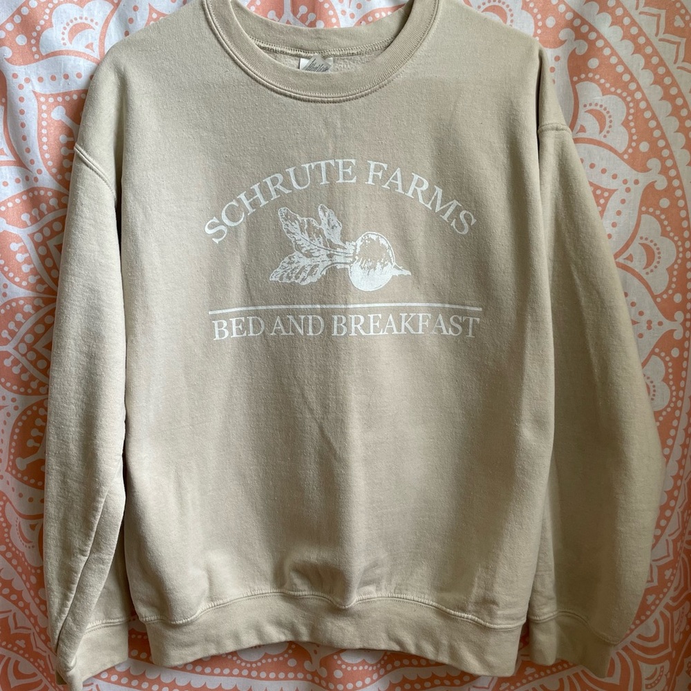 Schrute Farms crewneck sweatshirt size M